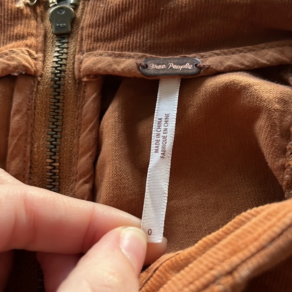 Corduroy camel skirt. Has only been worn a handful of time - Picture 3 of 3